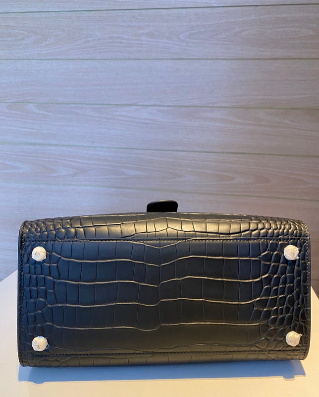 Luxurious Totes - Latest - 6107