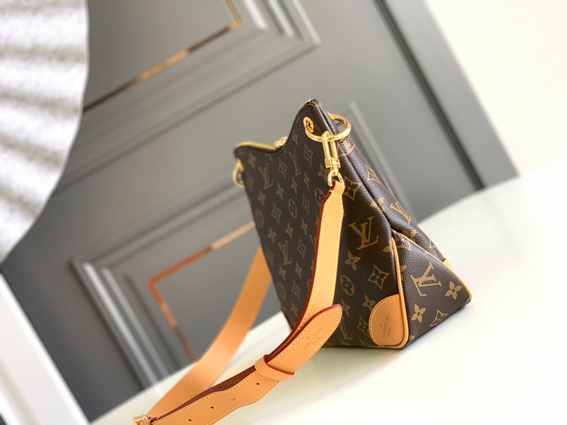 LOV - Luxurious Totes - 1717