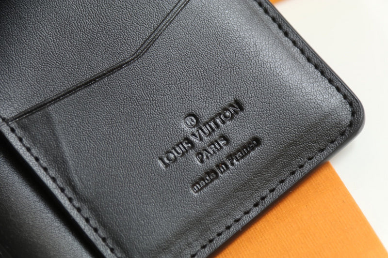 LOV - Luxurious Totes - 2453