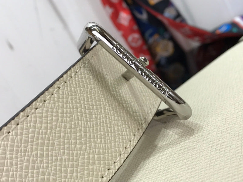 LOV - Luxurious Totes - 2202