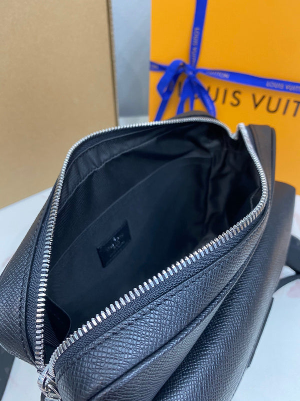 LOV - Luxurious Totes - 1099
