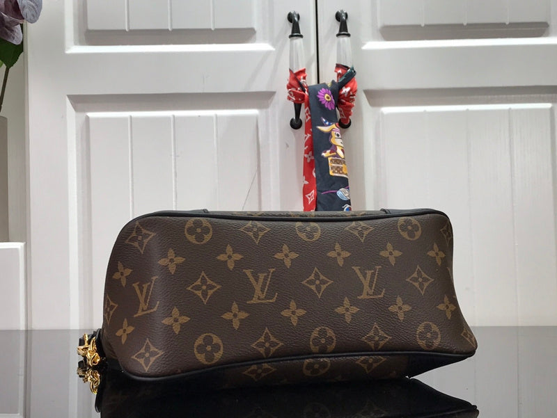 LOV - Luxurious Totes - 2424