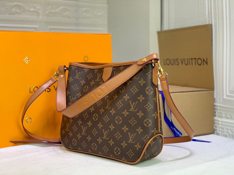 LOV - Luxurious Totes - 2351