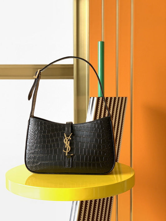 Luxurious Totes - Latest - 8888