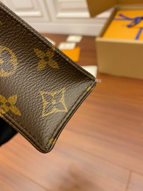 LOV - Luxurious Totes - 2154