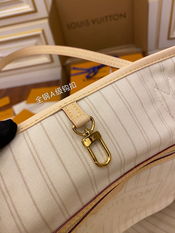 LOV - Luxurious Totes - 402