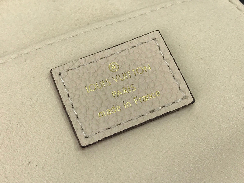 LOV - Luxurious Totes - 2475