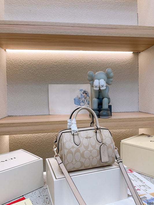 Luxurious Totes - CCH2 Bags - 103
