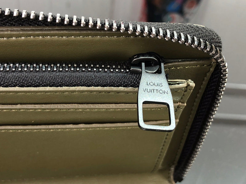 LOV - Luxurious Totes - 2255
