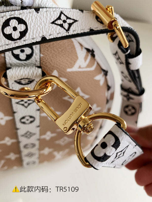 Luxurious Totes - Latest - 9711