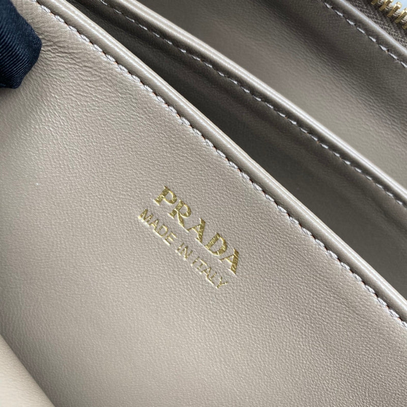 PDA - Luxurious Totes - 062