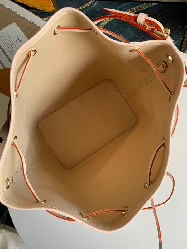 LOV - Luxurious Totes - 2194