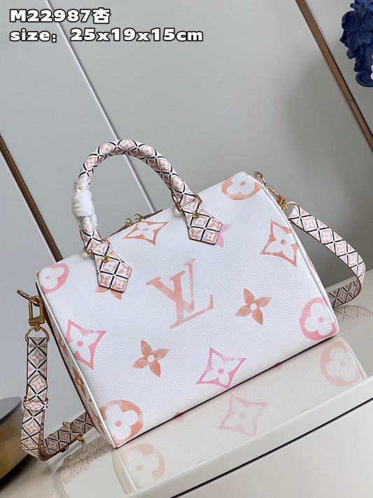 LOV - Luxurious Totes - 010