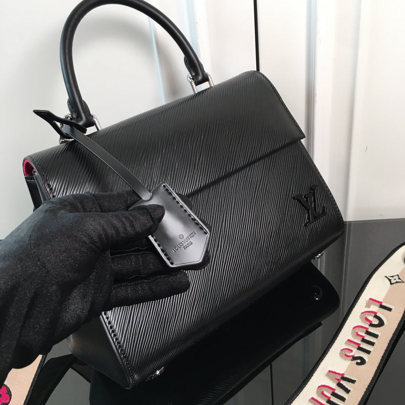 LOV - Luxurious Totes - 2101