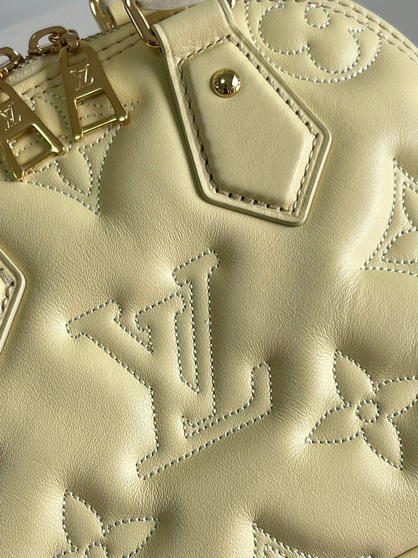 LOV - Luxurious Totes - 1570