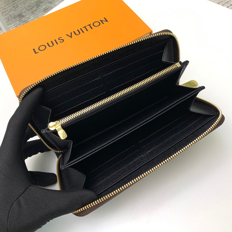 Luxurious Totes - Latest - 689