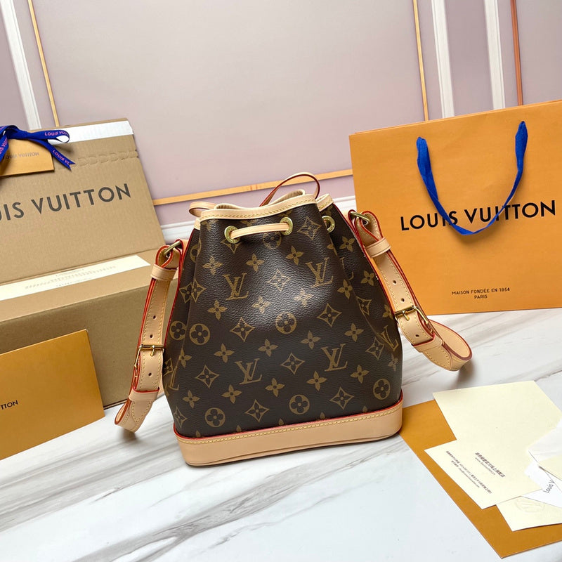 LOV - Luxurious Totes - 2200