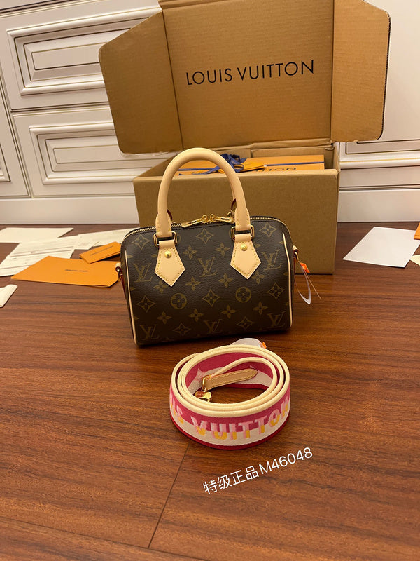 LOV - Luxurious Totes - 1563