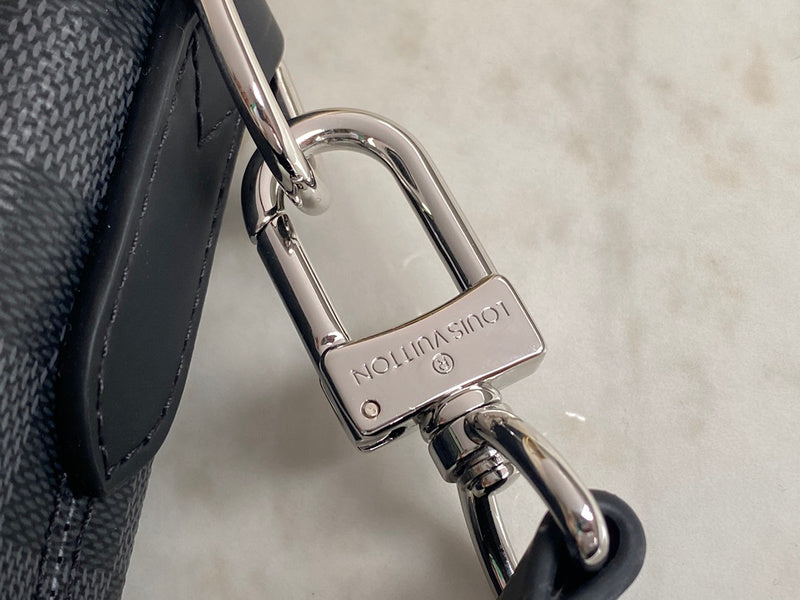 LOV - Luxurious Totes - 2032
