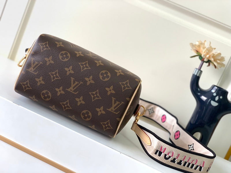 LOV - Luxurious Totes - 1729