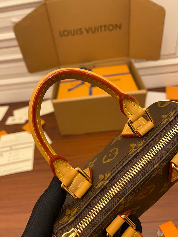LOV - Luxurious Totes - 1054