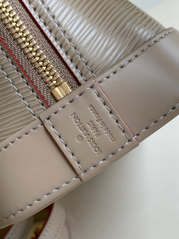 LOV - Luxurious Totes - 2588
