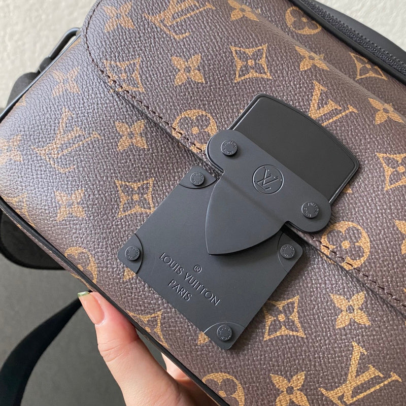 LOV - Luxurious Totes - 2232