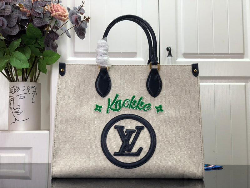 LOV - Luxurious Totes - 1359