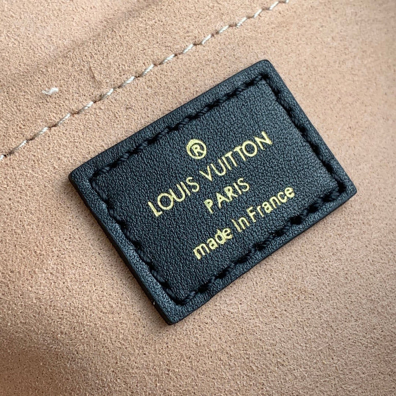 LOV - Luxurious Totes - 1556