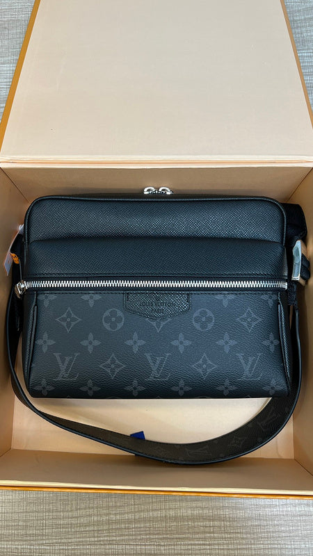 LOV - Luxurious Totes - 699