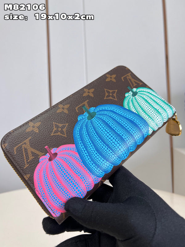 LOV - Luxurious Totes - 208