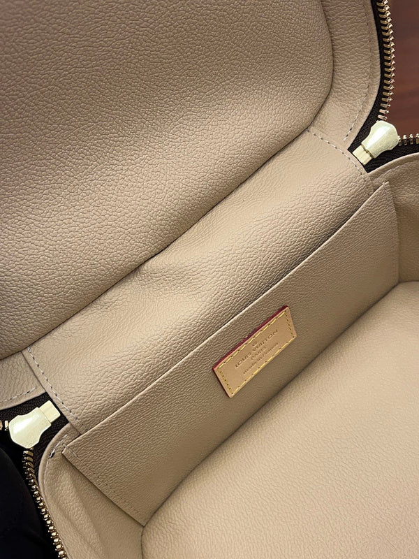 LOV - Luxurious Totes - 2084