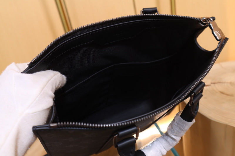 LOV - Luxurious Totes - 1571