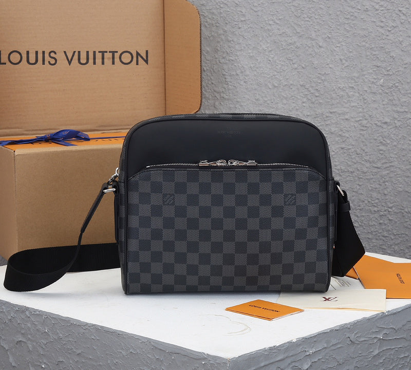 LOV - Luxurious Totes - 2532