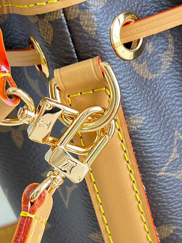 LOV - Luxurious Totes - 1704