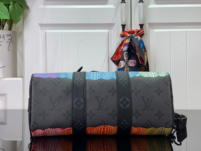 LOV - Luxurious Totes - 596