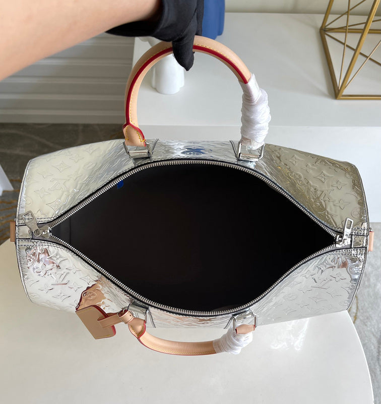 LOV - Luxurious Totes - 2326