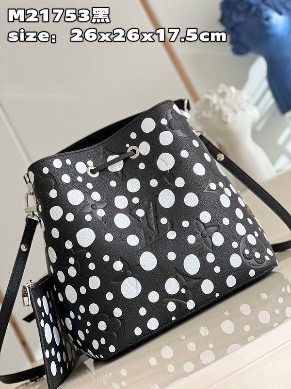 LOV - Luxurious Totes - 774
