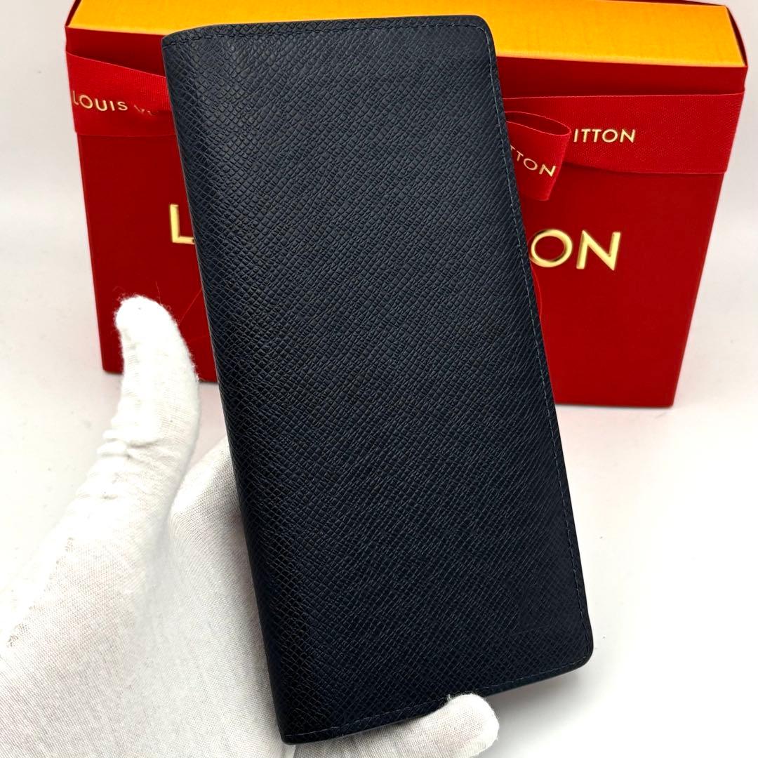 Louis Vuitton Wallet Taiga Portefeuille Brazza NM Navy