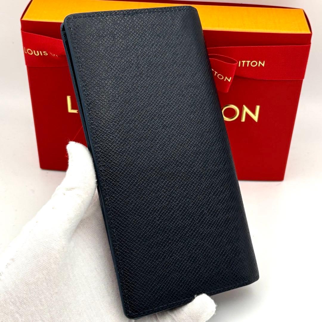 Louis Vuitton Wallet Taiga Portefeuille Brazza NM Navy