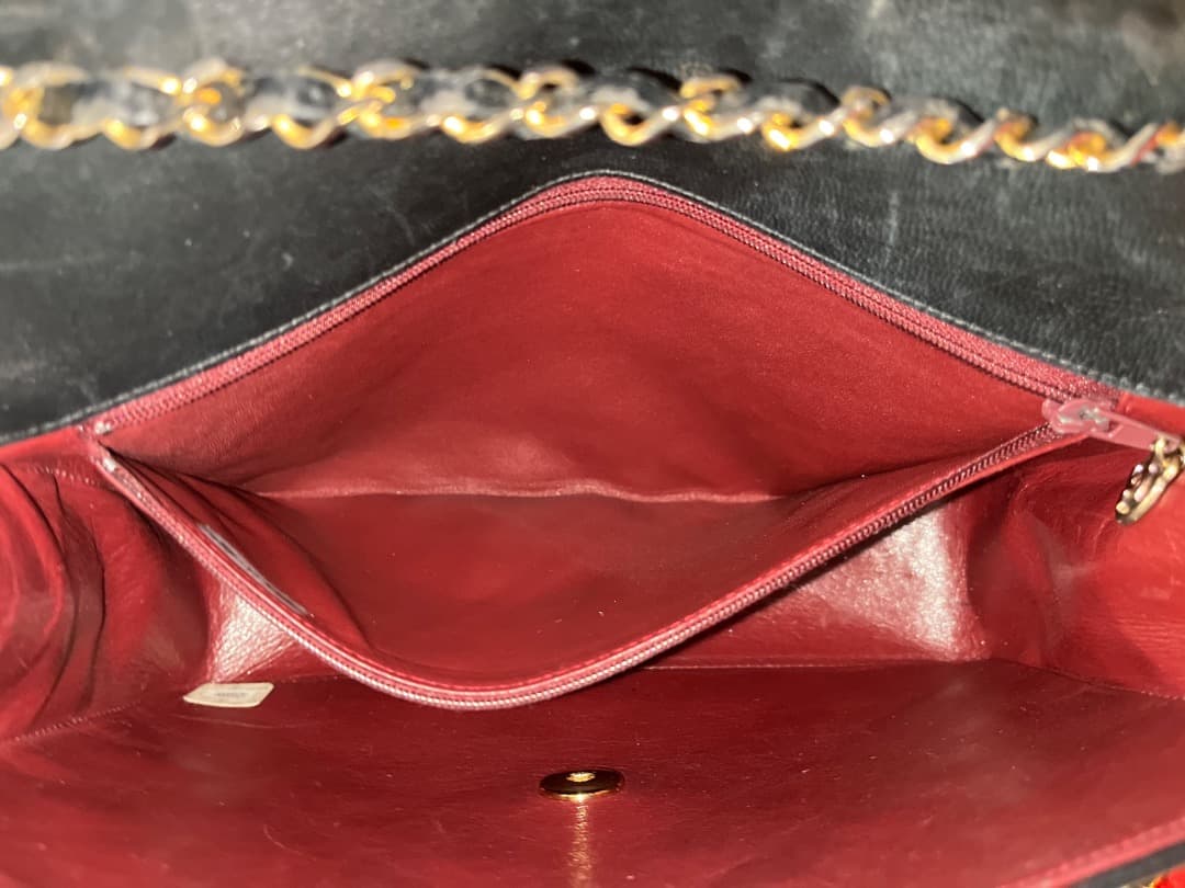 Chanel Quilted Che Shoulder Bag