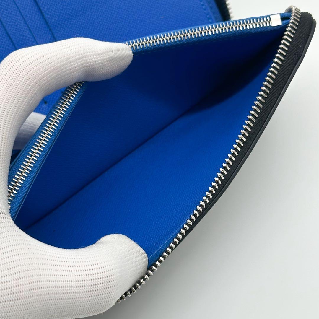 Louis Vuitton Zippy Wallet Vertical Taiga